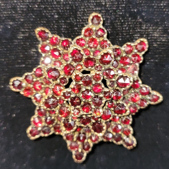 Antique Victorian Garnet Star Brooch - Picture 3 of 6